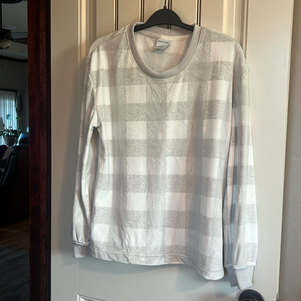 Sleep Sense PJ Top. Nearly New, Soft and Warn.